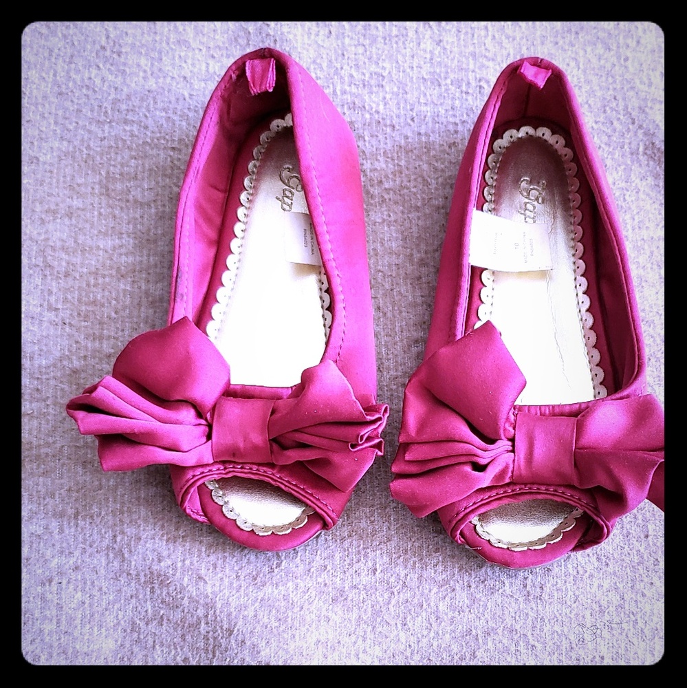 Peep toe satin bow shoes